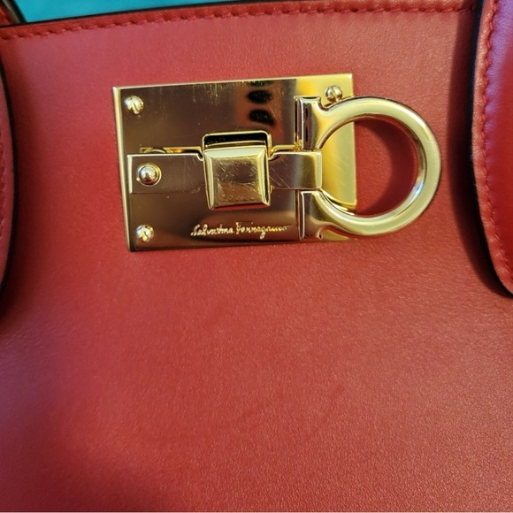 Salvatore Ferragamo Bag - Picture 3 of 7